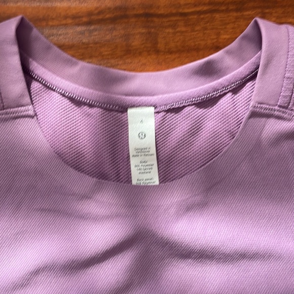 Lululemon mesh back cropped train tank. - Picture 3 of 4